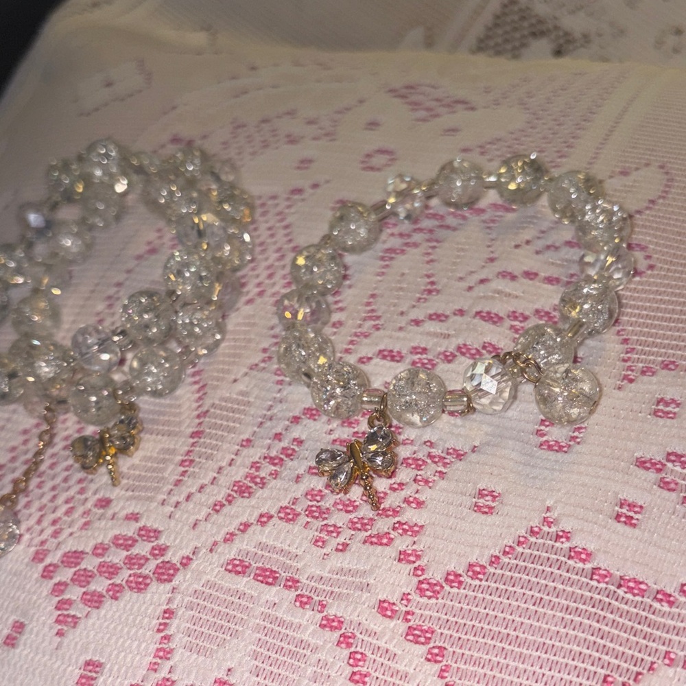 Clear 10 mm Glass Beaded Bracelet with Dragonfly Charms New - Picture 6 of 6